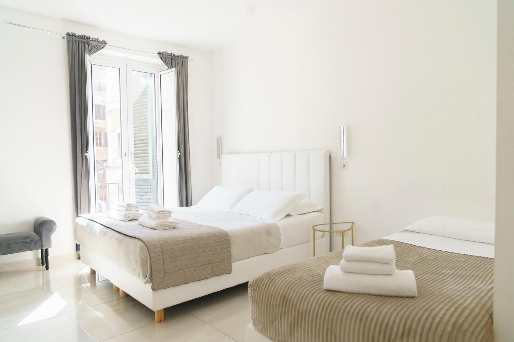 Piazza Venezia Grand Suite — Fotos 1